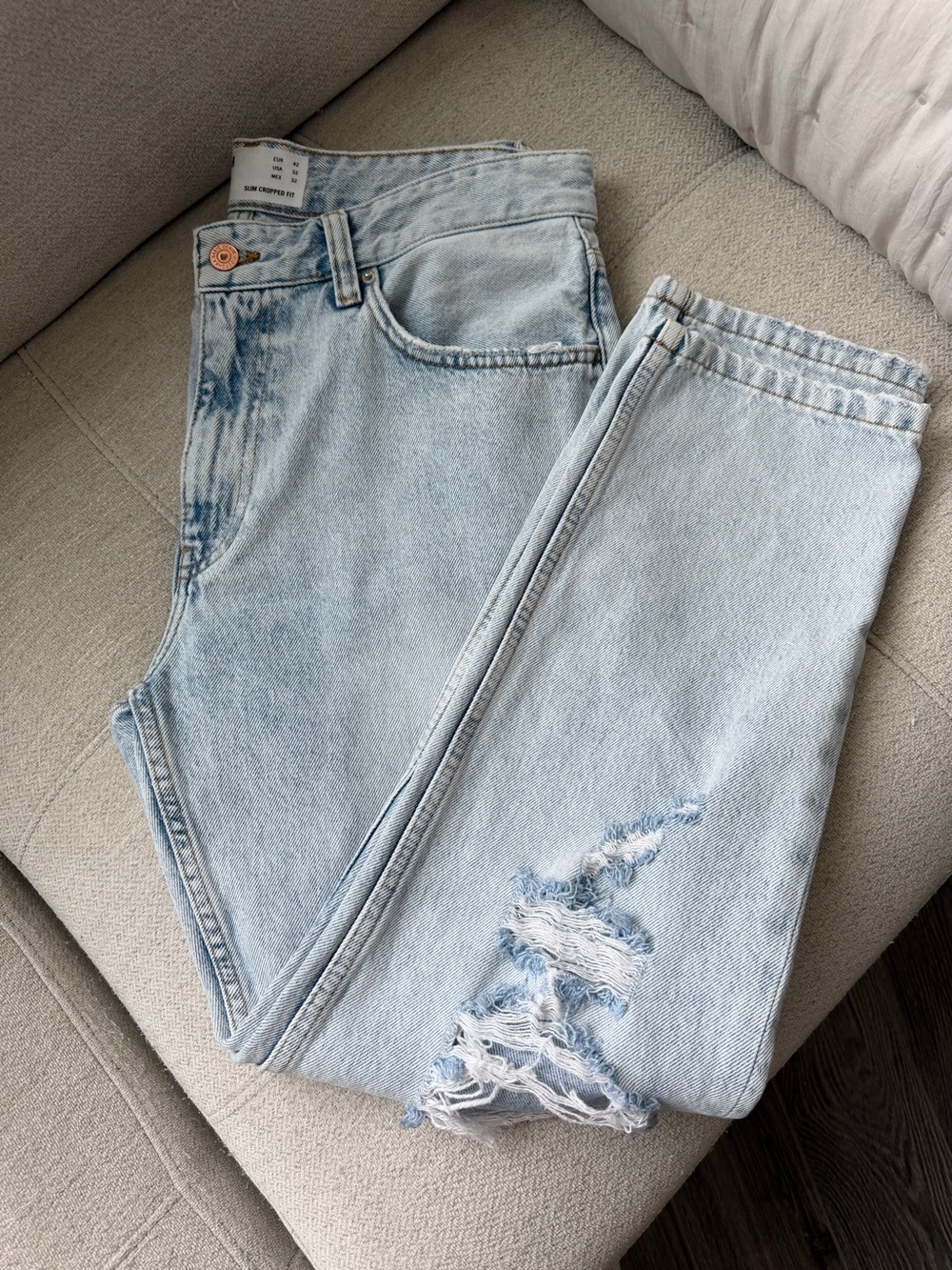 Bershka Men’s Light Wash Ripped Slim Cropped Jeans US32 Streetwear